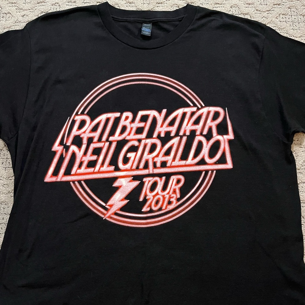 🎸 '13 Pat Benatar Artist & Neil Giraldo Neon Red Pink Tour 2 Side Graphic Tee